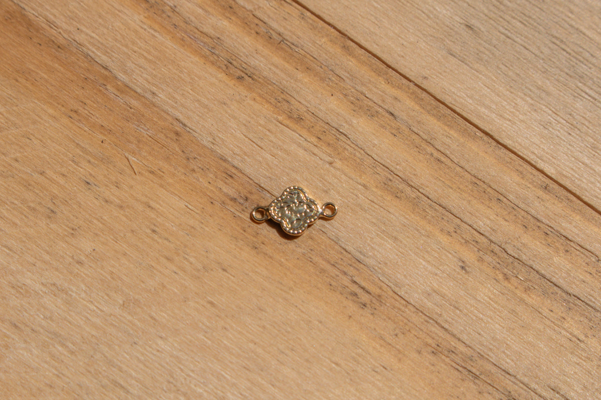 Stamped Clover Connector